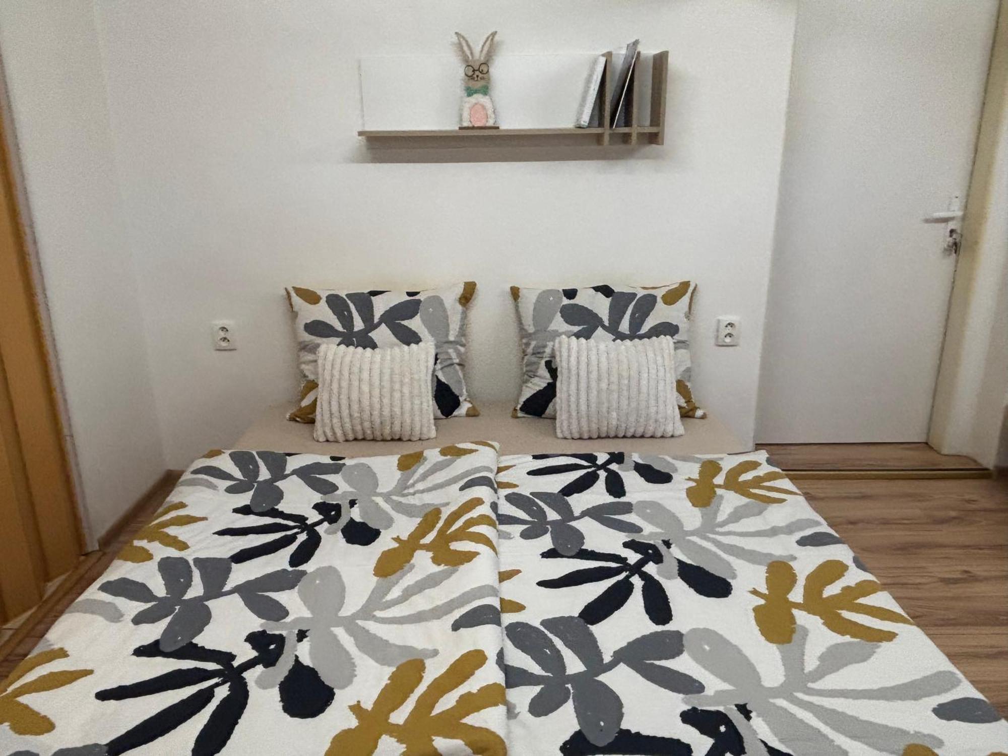 Apartmanovy Dom Grand Sturovo Ngoại thất bức ảnh
