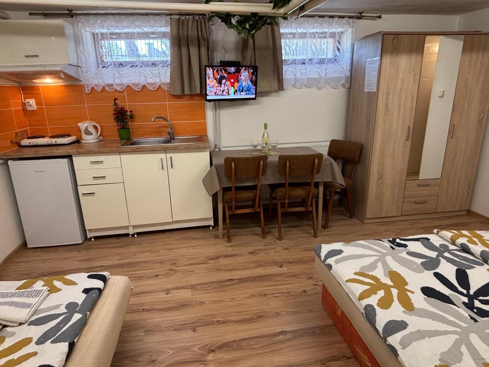 Apartmanovy Dom Grand Sturovo Ngoại thất bức ảnh