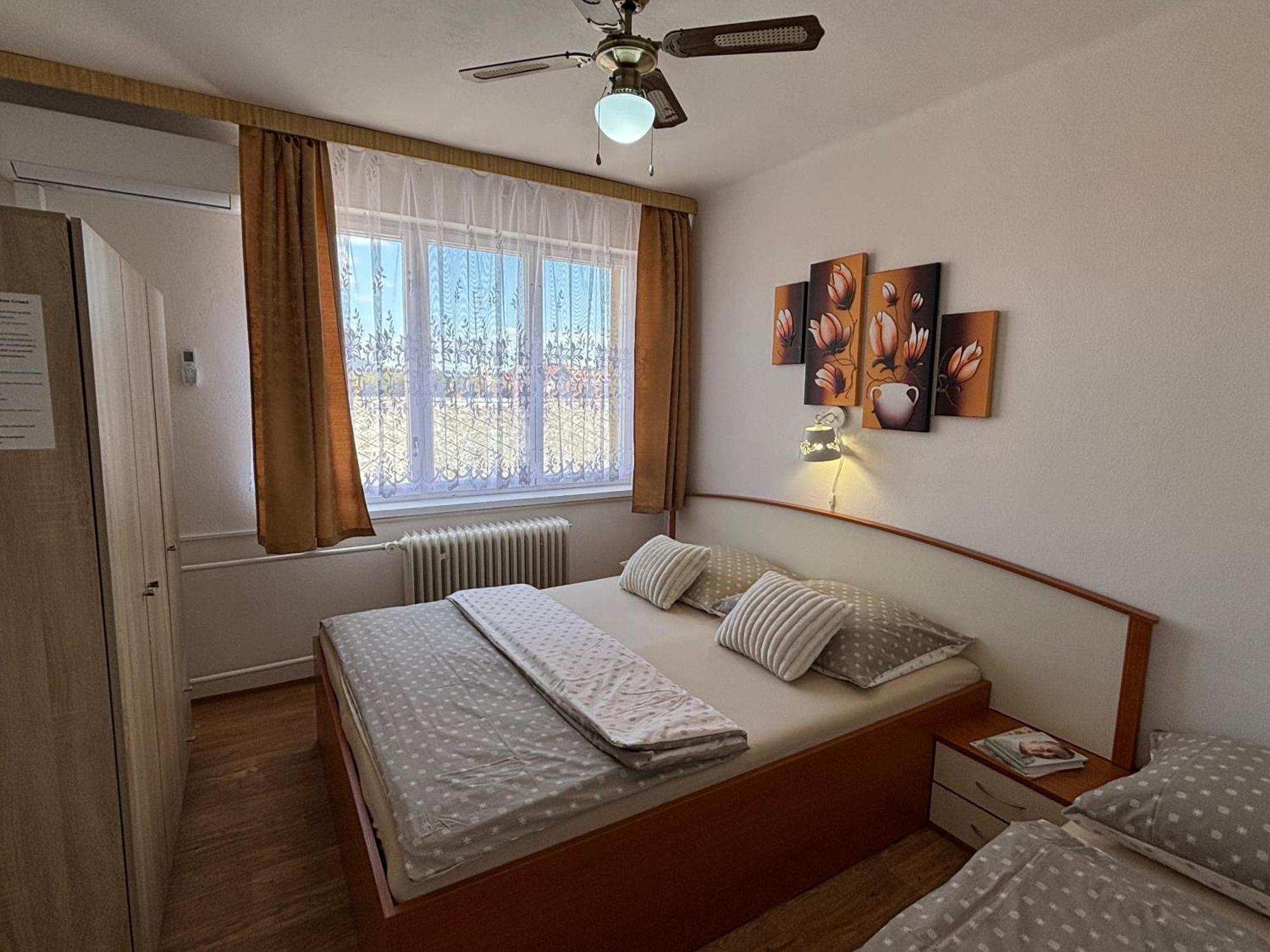 Apartmanovy Dom Grand Sturovo Ngoại thất bức ảnh