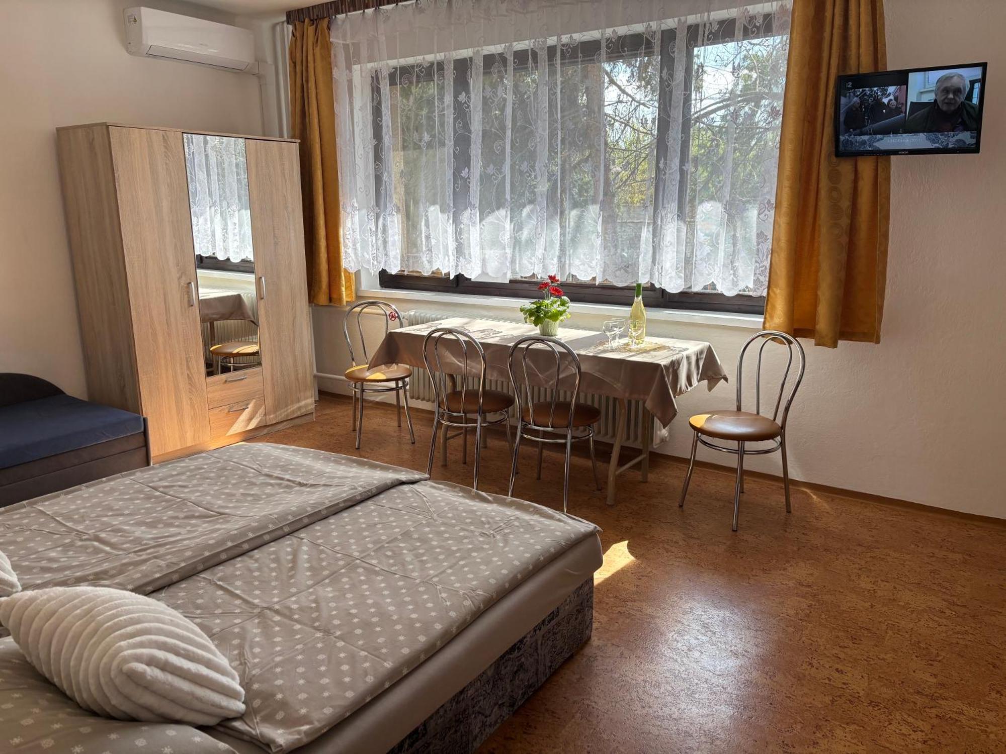 Apartmanovy Dom Grand Sturovo Ngoại thất bức ảnh