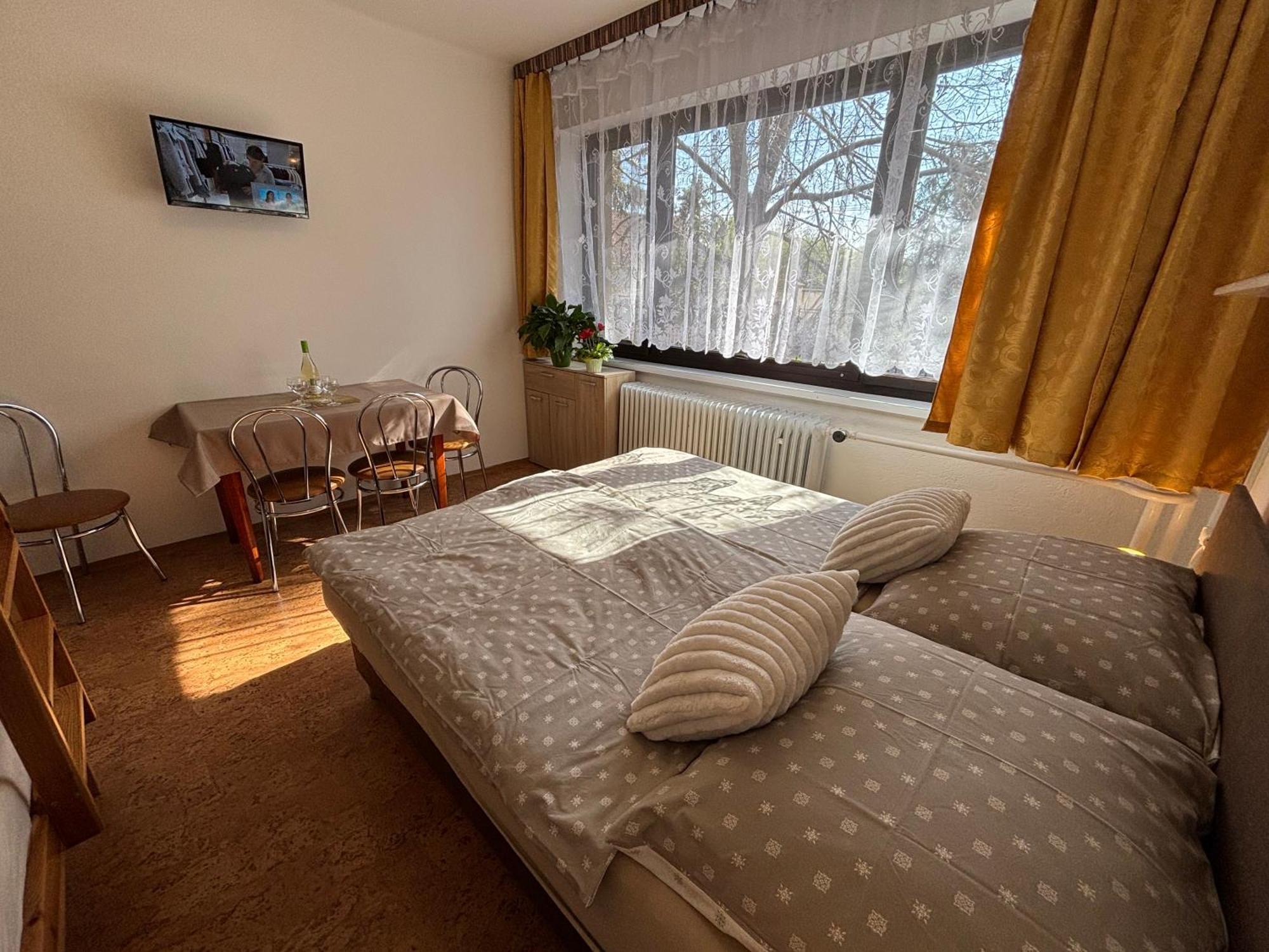 Apartmanovy Dom Grand Sturovo Ngoại thất bức ảnh